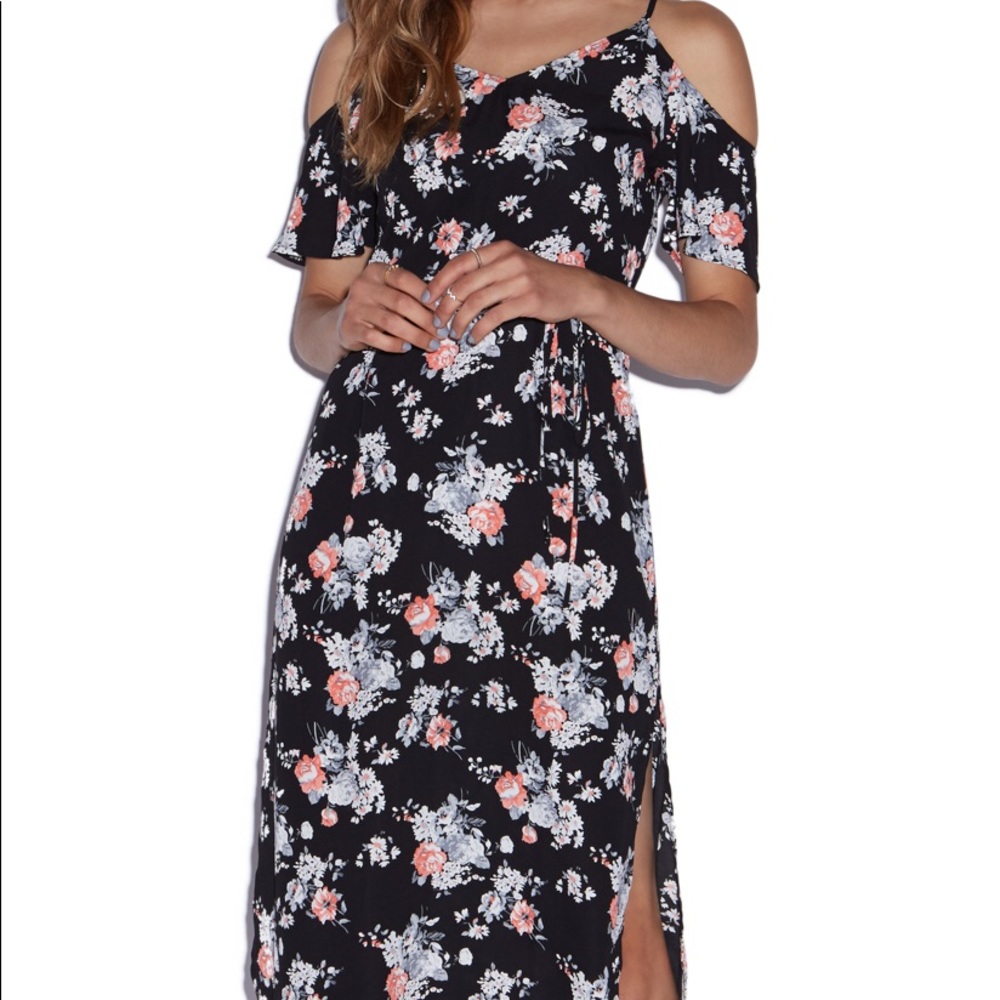 Floral cold shoulder wrap dress - Picture 3 of 3